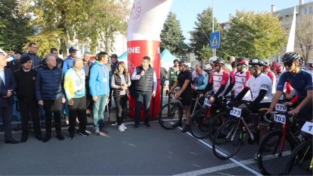 13. Cumhuriyet Kupası Bisiklet Yol Yarışı düzenlendi