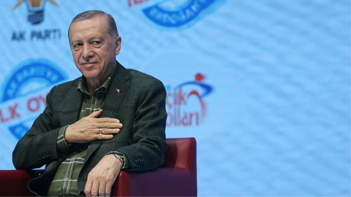 Cumhurbaşkanı Erdoğan, gençlerin yönelttiği "İlk oyunuzu kime verdiniz?" sorusunu cevapladı