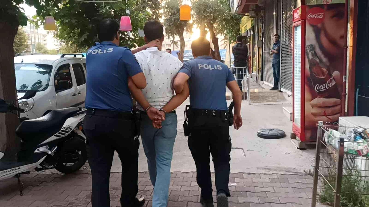 Son dakika haberleri! Hırsızlıktan aranan şahıs polisin kovalamacası ile yakalandı
