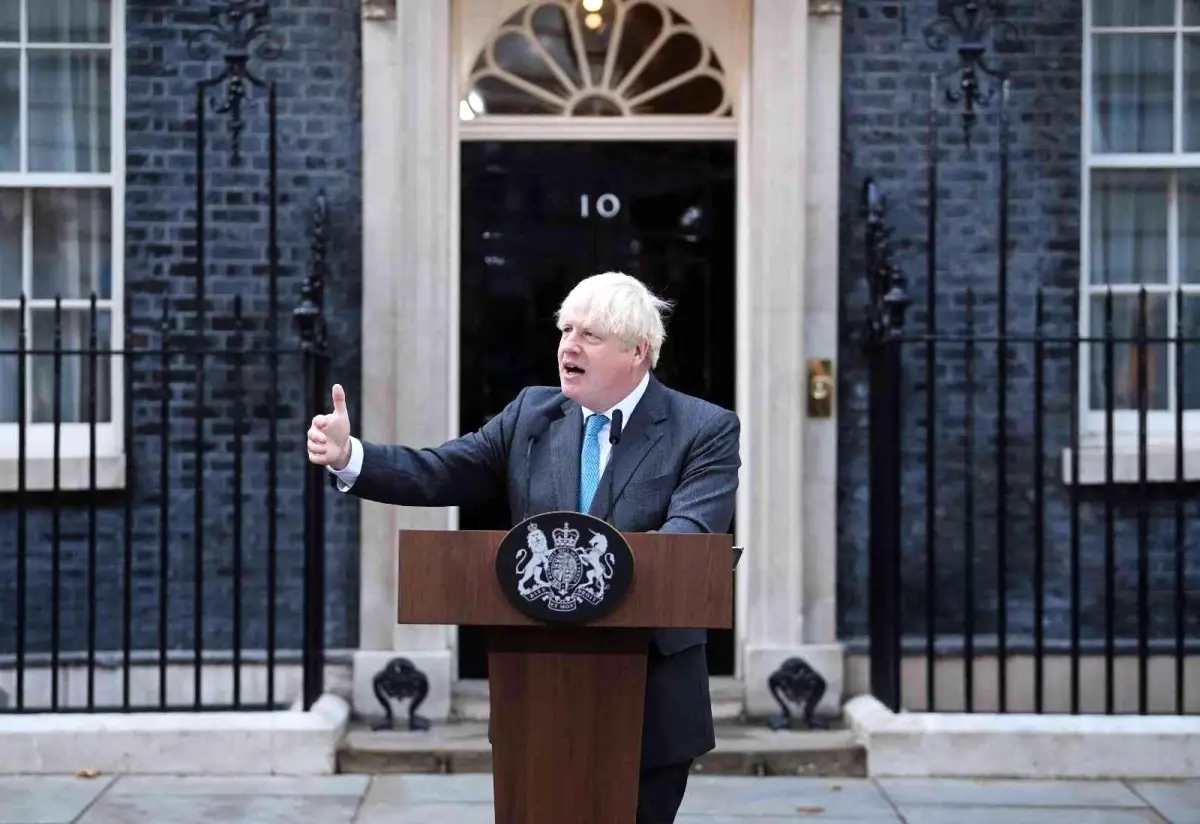 İngiltere\'de liderlik yarışı: Johnson ve Sunak arasında gizli zirve