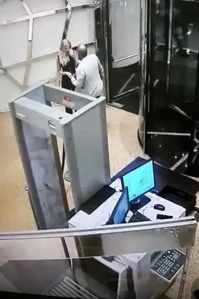 Sırp modelden akılalmaz cinsel ilişki oyunu! Gerçek ortaya çıkınca herkes şaşkına döndü Sırp modelden akılalmaz cinsel ilişki oyunu! Gerçek ortaya çıkınca herkes şaşkına döndü