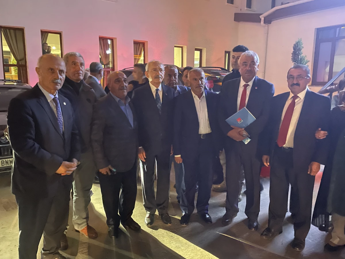 Yozgat politika haberleri... Kılıçdaroğlu, Yozgat\'ta STK temsilcileri, kanaat önderleri ve muhtarlarla buluştu
