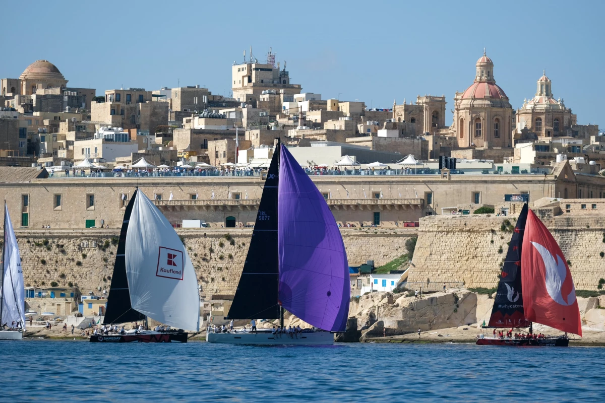 Malta\'da 2022 Rolex Orta Deniz Yelkenli Tekne Yarışı