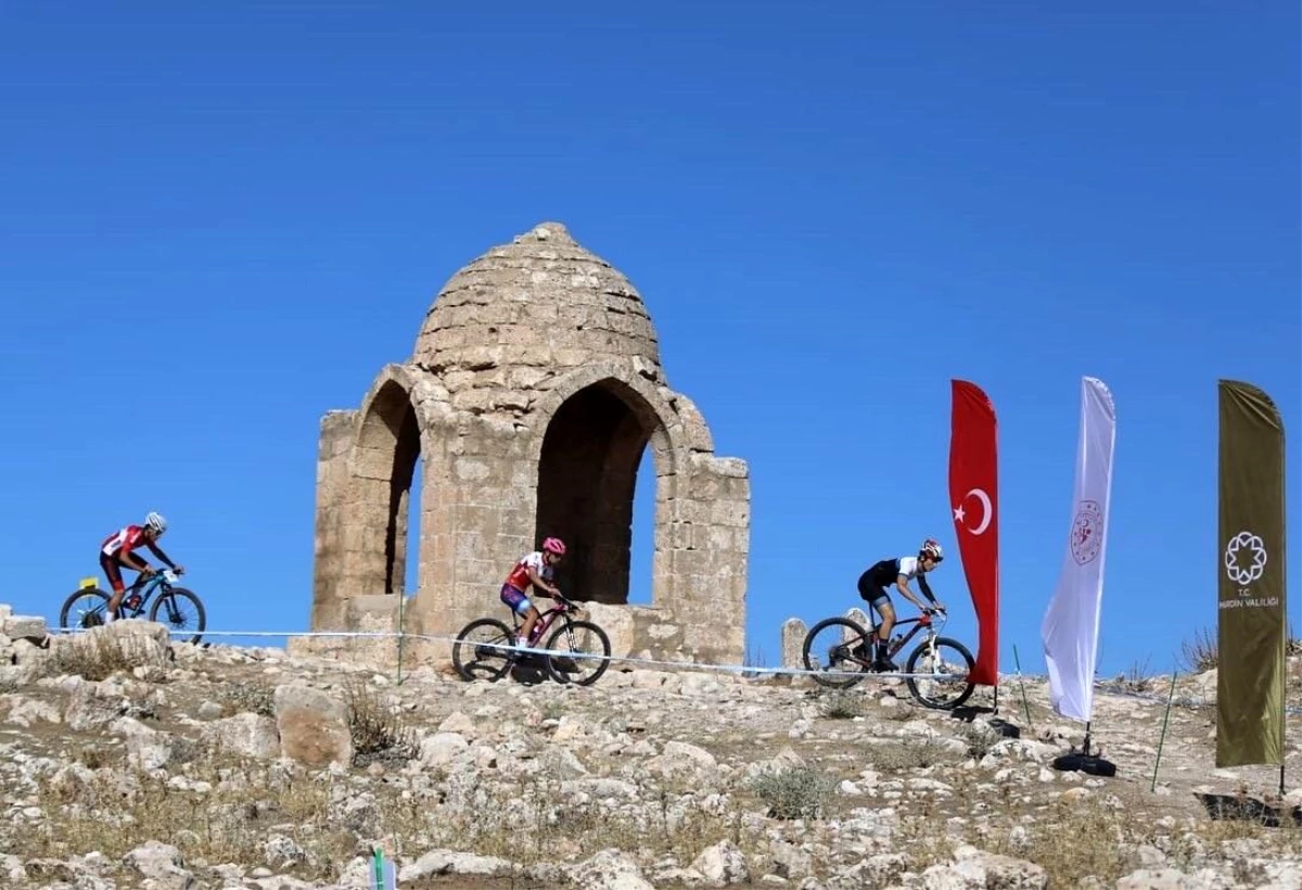 Mardin spor haberleri... Mardin\'de bisikletçiler, Dara Antik Kenti\'nde pedal çevirdi