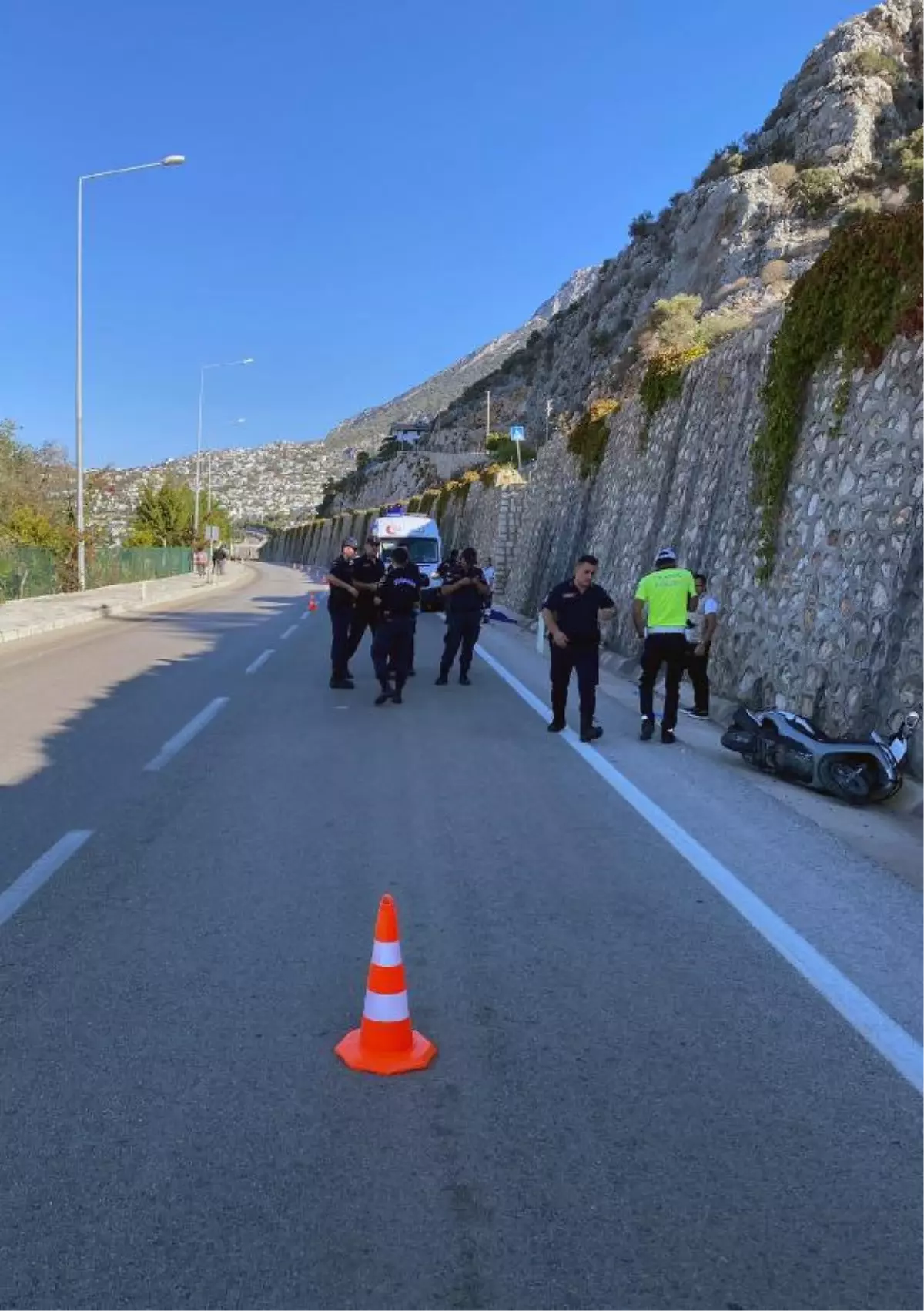 Son dakika haberleri | Motosiklet duvara çarptı; Alperen öldü, ağabeyi ağır yaralı