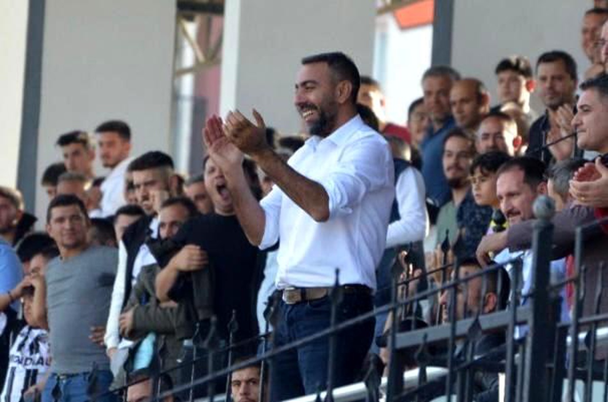 Aydın yerel haberi: Rıdvan Eşin, Nazilli Belediyespor\'u yalnız bırakmıyor