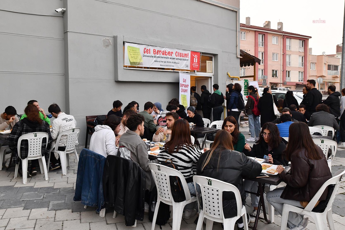 Eskişehir yerel haberi | Tepebaşı\'nda Öğrenciler Yemek Desteğinden Memnun