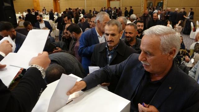 Aşiret düğününde gelin ve damada takılan takı ağızları açık bıraktı! Paraları saya saya bitiremediler Aşiret düğününde gelin ve damada takılan takı ağızları açık bıraktı! Paraları saya saya bitiremediler