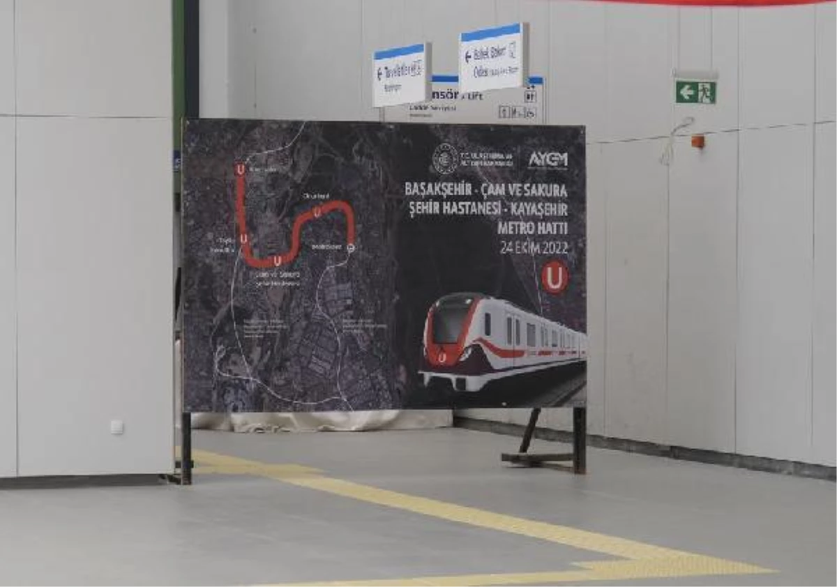 Bakan Karaismailoğlu, Başakşehir-Çam ve Sakura Hastanesi-Kayaşehir metro hattında incelemelerde bulundu