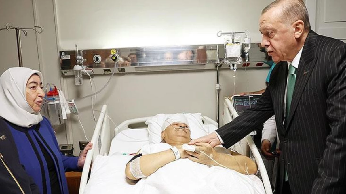 Azerbaycan\'da geçirdiği trafik kazasında başının ön tarafından parça kopan Binali Yıldırım\'ın ameliyatını ünlü profesör yaptı