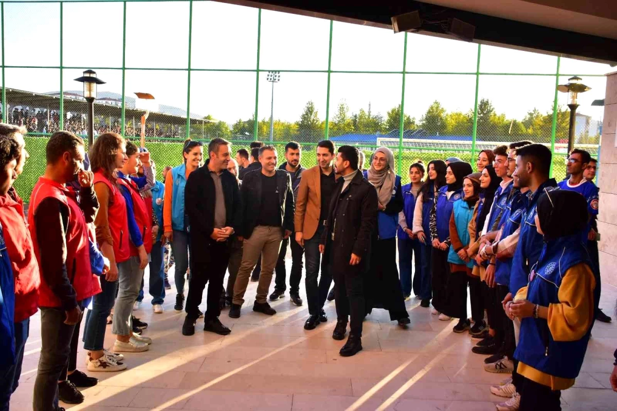 Elazığ haberleri | Gençlik Hizmetleri Genel Müdürü Topoğlu Elazığ\'da gençlerle buluştu