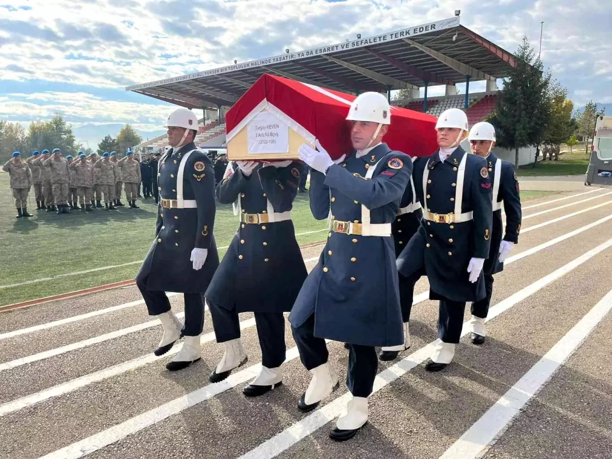 Son dakika haber! Görevi başında kalp krizi geçiren astsubay hayatını kaybetti