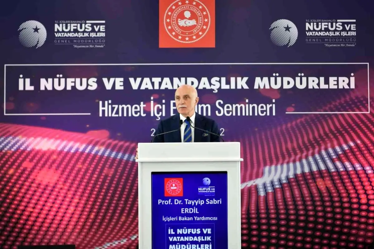 Balıkesir haberi! İl Nüfus Müdürleri Ayvalık\'ta eğitim seminerine katıldı