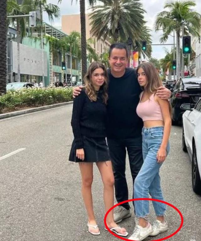 Yapımcı Acun Ilıcalı'nın kızının ayakkabısını değeri olay oldu: O giymeyecek de kim giyecek Yapımcı Acun Ilıcalı'nın kızının ayakkabısını değeri olay oldu: O giymeyecek de kim giyecek