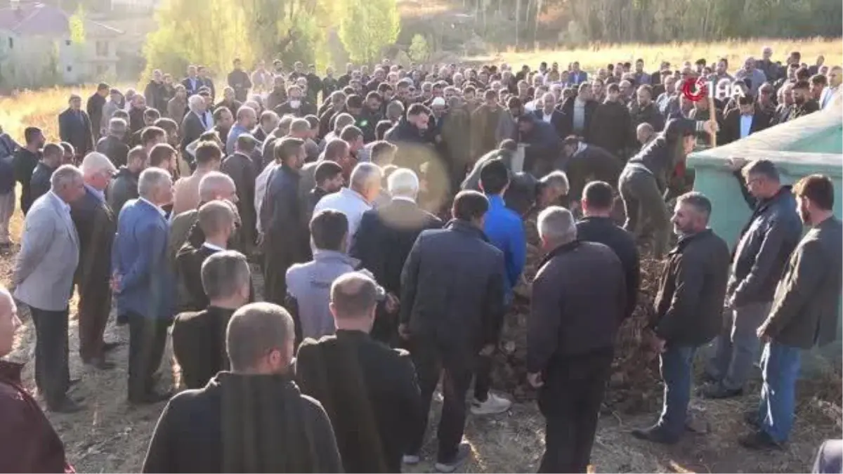 37 yıl boyunca bayrak nöbeti tutan Türkiye\'nin ilk kadın güvenlik korucusu hayatını kaybetti