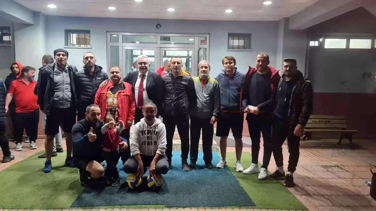 Acar\'dan basın voleybol takımına jest