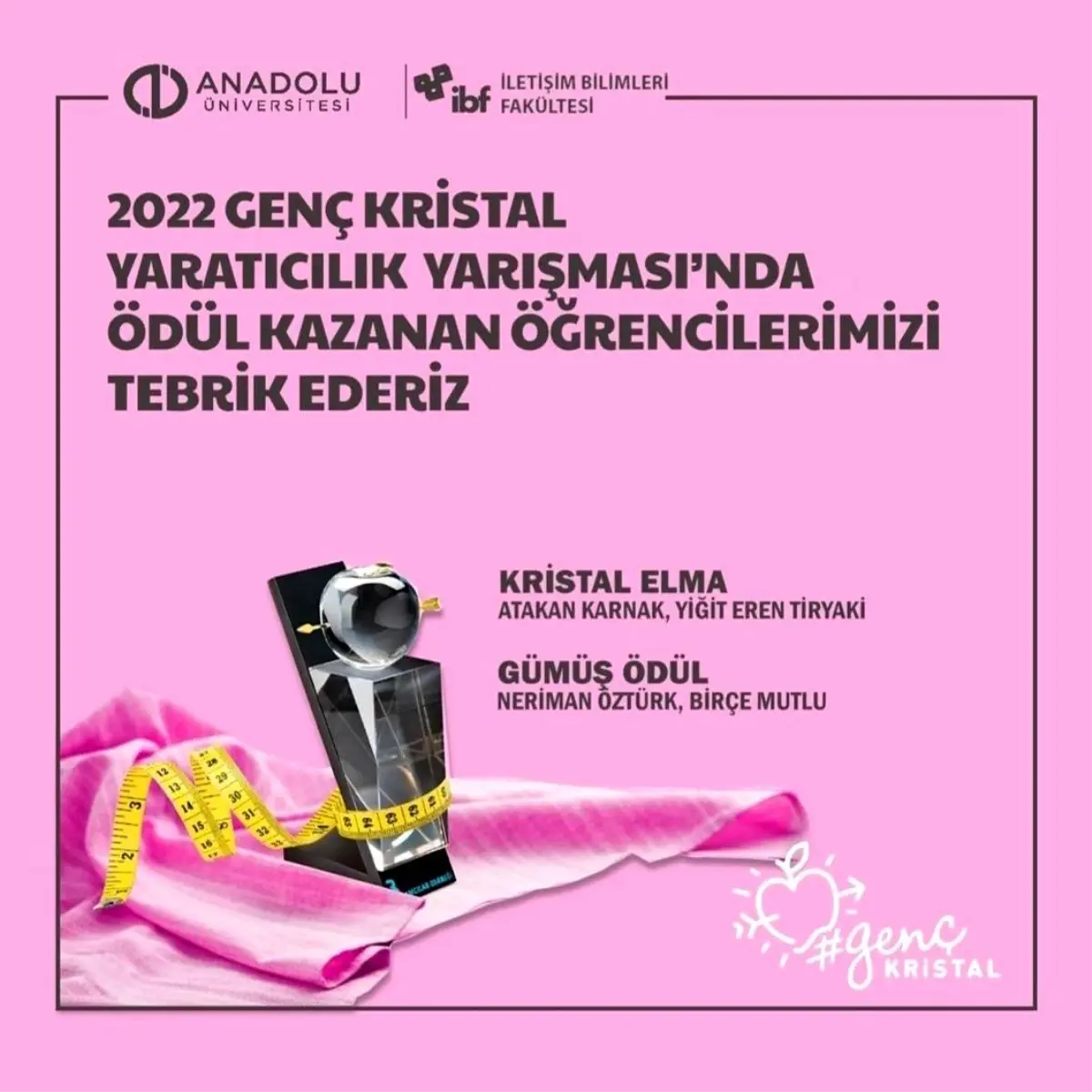 Anadolu Üniversitesi öğrencileri Reklamcılar Derneği\'nin Düzenlediği Kristal Elma\'dan ödülle döndü