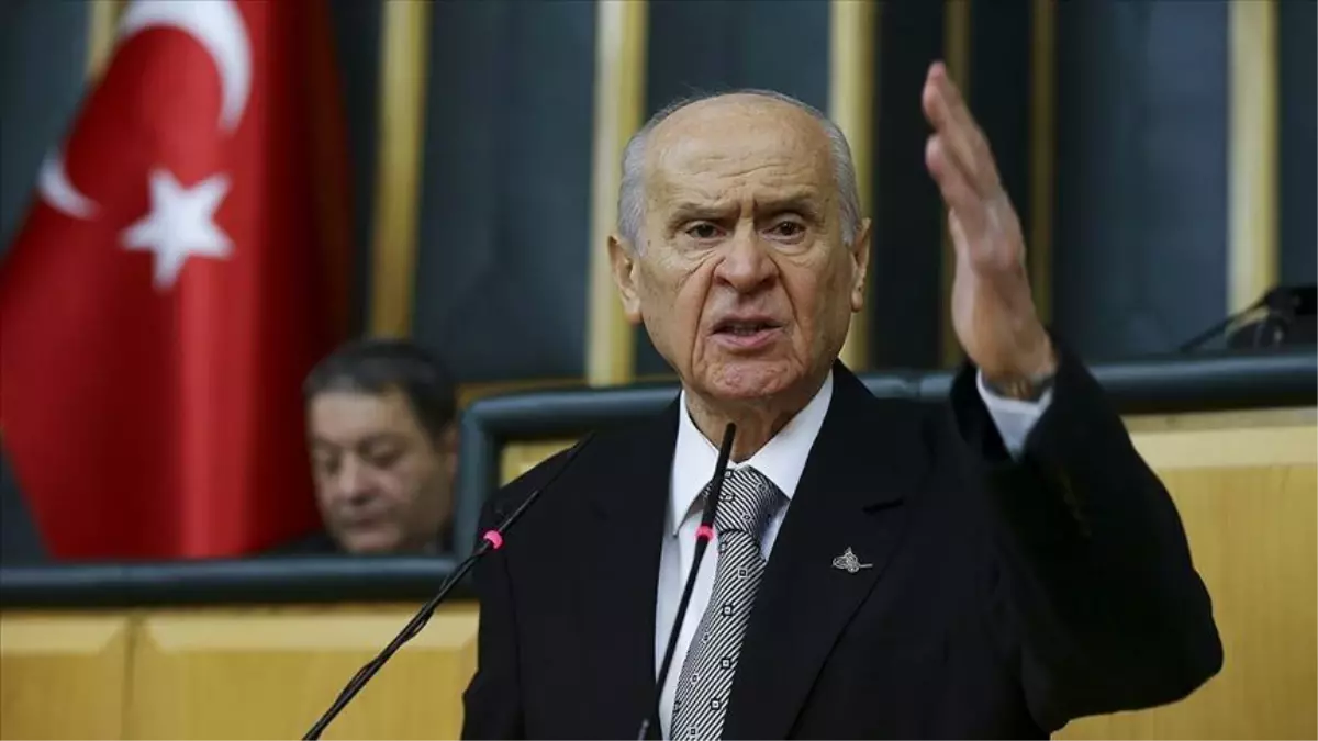 MHP lideri Bahçeli\'nin Türk Tabipler Birliği\'ne yönelik sözleri ayakta alkışlandı