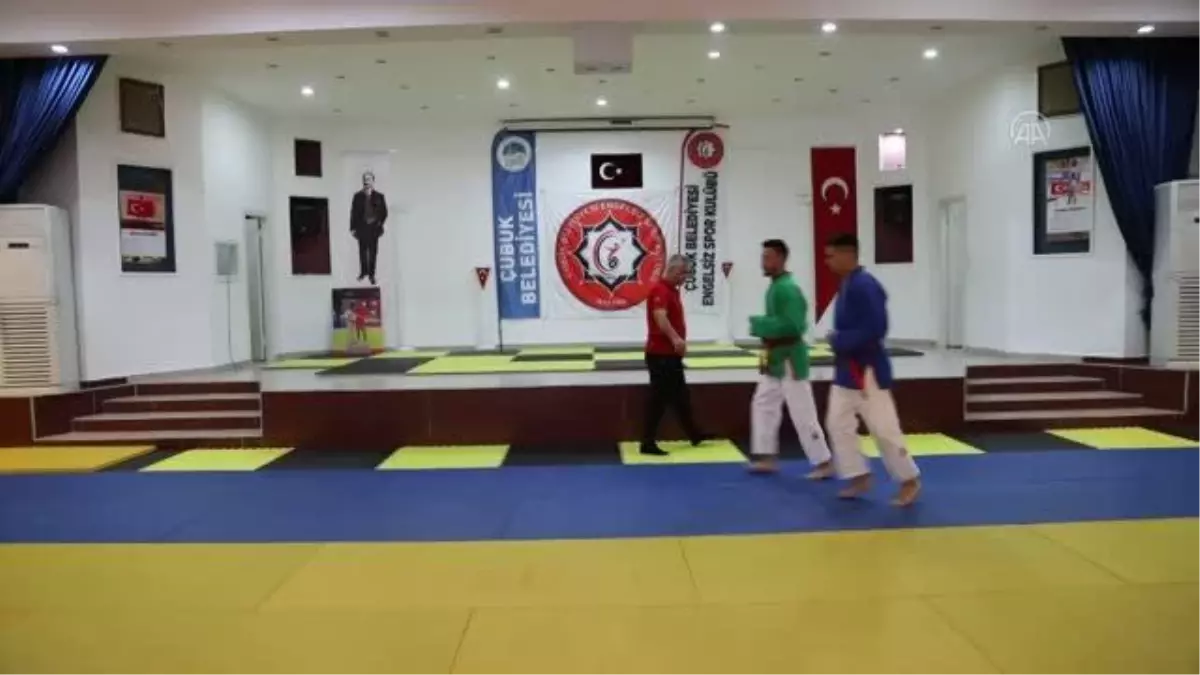 Çubuklu sporcular Dünya Kuraş Şampiyonası\'nda 2 altın madalya kazandı