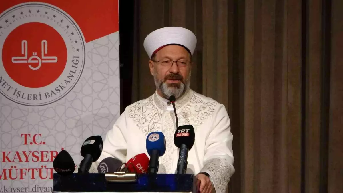 Diyanet İşleri Başkanı Erbaş: "Peygamber efendimizin geldiği dönemde dünya İslam\'a ne kadar muhtaç idiyse, bugün dünya İslam\'a ondan daha fazla...