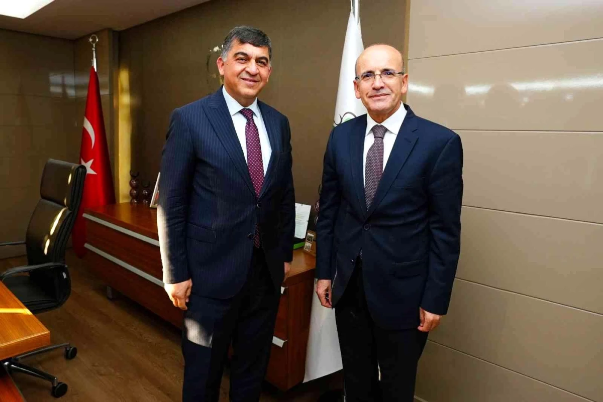 Eski Başbakan Yardımcısı Mehmet Şimşek\'ten Başkan Fadıloğlu\'na ziyaret