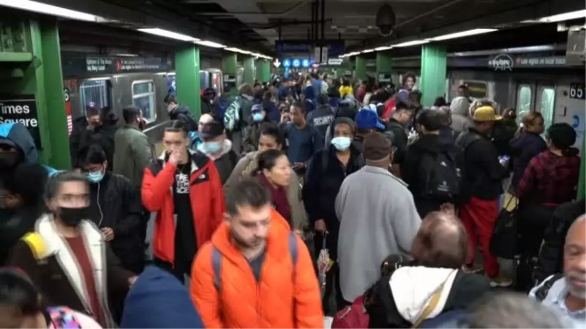 New York metrosunda artan suç oranları nedeniyle güvenlik önlemleri artırıldı