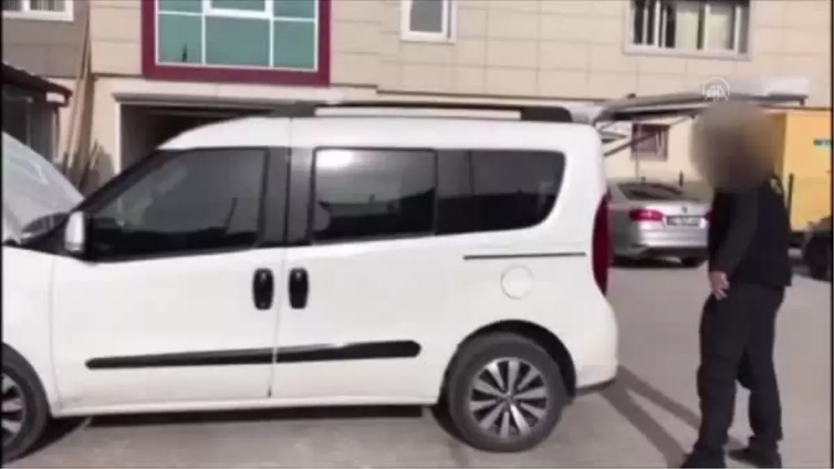 Uyuşturucu ticareti yaptığı iddiasıyla 2 zanlı tutuklandı