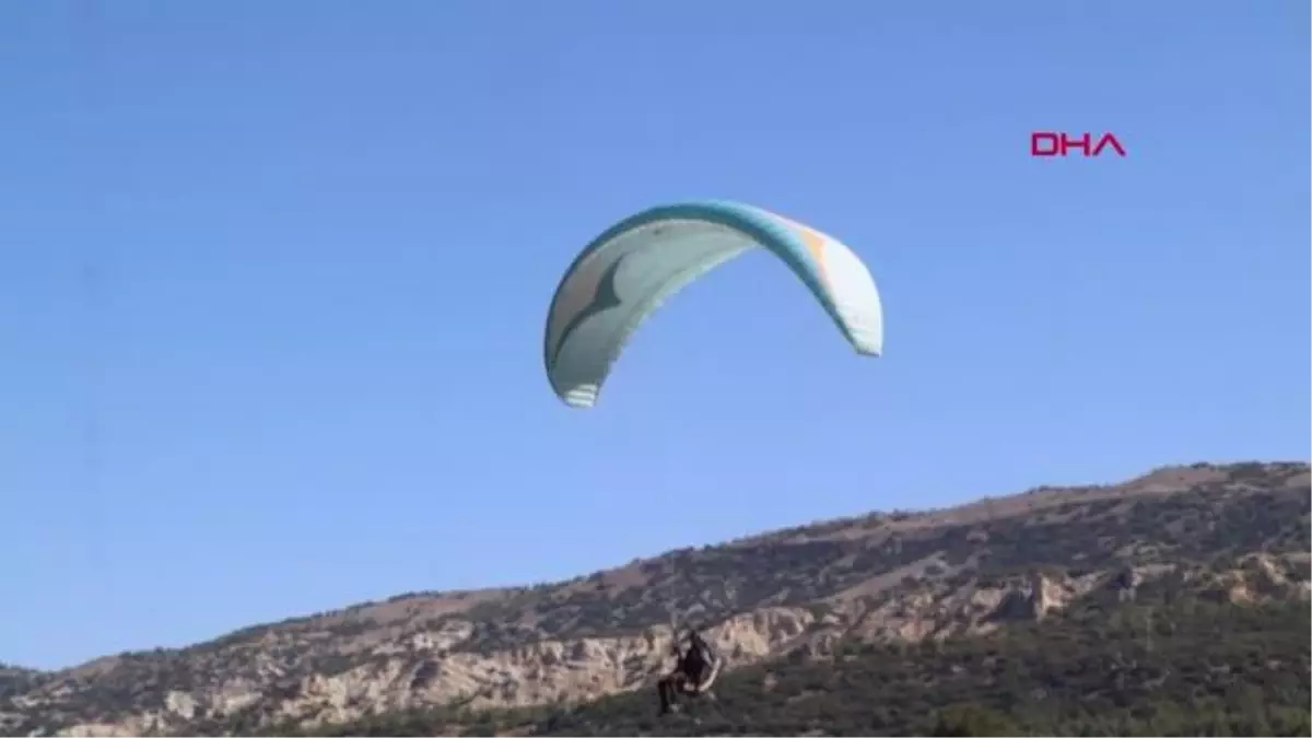 Yamaç paraşütleri, SMA hastası Yusuf için havalandı