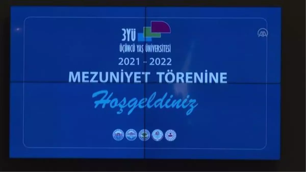 60 yaş üstü 59 kişi Üçüncü Yaş Üniversitesi\'nden mezun oldu