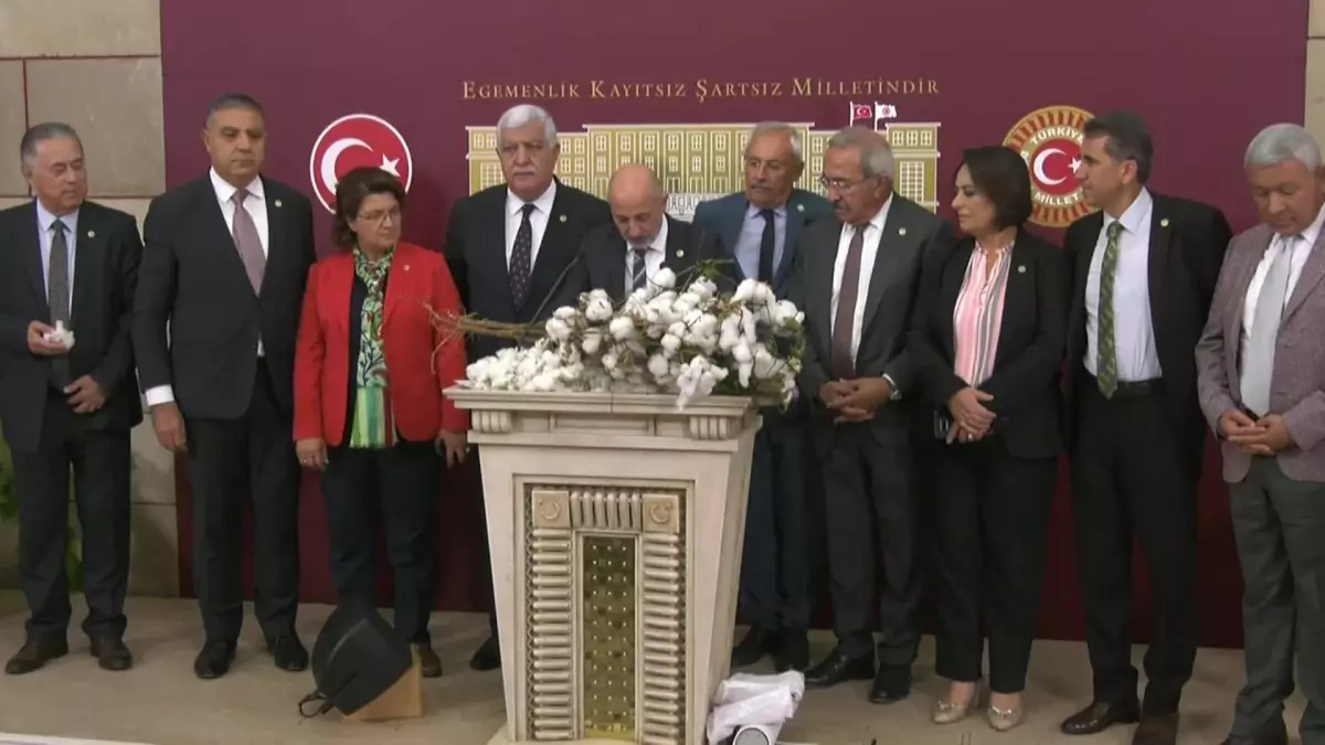 Ali Öztunç Pamuk Fiyatları Üzerinden AKP\'yi Eleştirdi: "Şu Pamuğun Akını Bile Kirletiyorsun, Etme Eyleme"