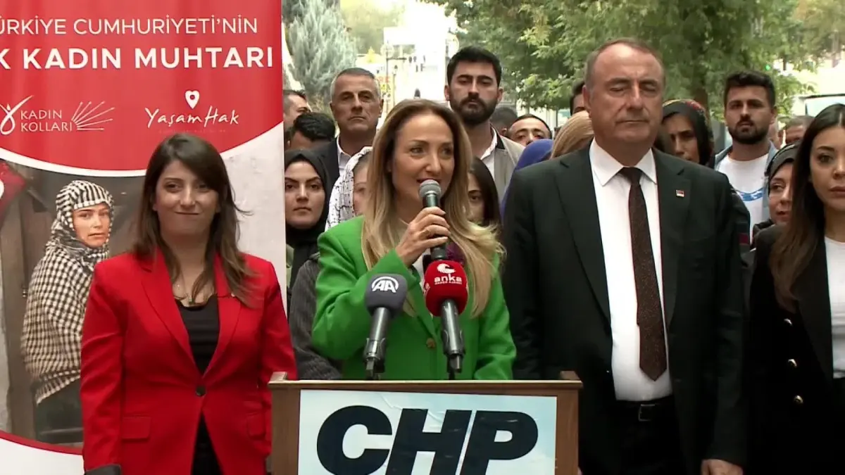 Aylin Nazlıaka, CHP\'nin Muhtarlarla İlgili Politikalarını Anlattı: "Türkiye Muhtarlar Birliği\'ni Kuracağız"