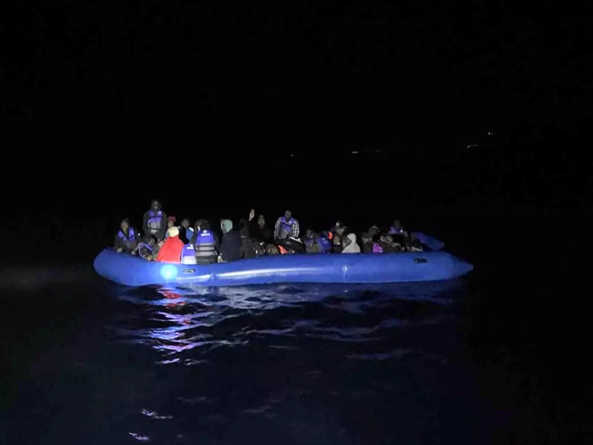 Datça\'da 35 düzensiz göçmen kurtarıldı