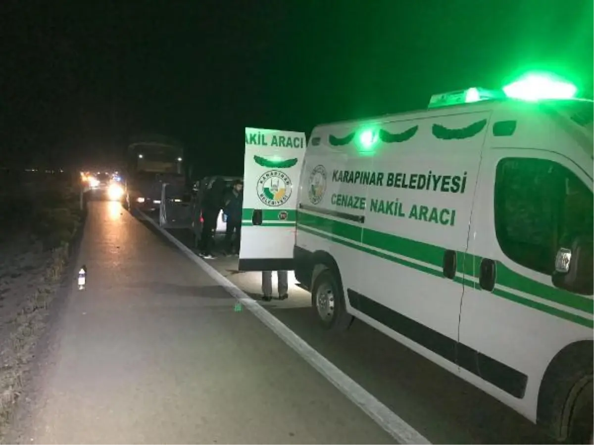 Son dakika haberleri | HAFİF TİCARİ ARAÇ, KAMYONA ÇARPTI; BERAT ÖLDÜ, 3 YARALI