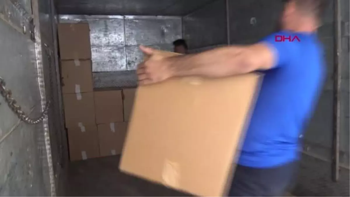 İzmir haberi | İzmir\'de kaçak sigara operasyonu: 4 gözaltı