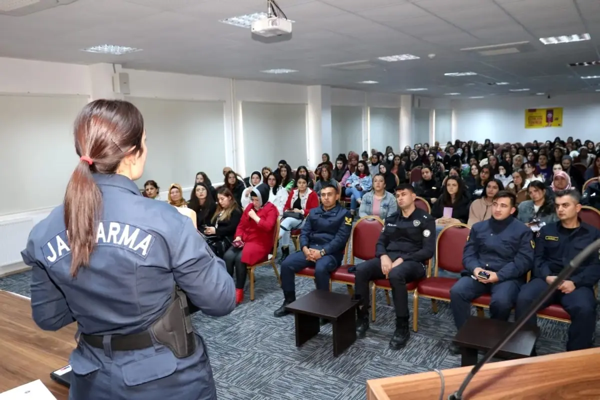 Son dakika haberleri! Kastamonu\'da jandarma ekipleri 150 kadına daha KADES\'i tanıttı