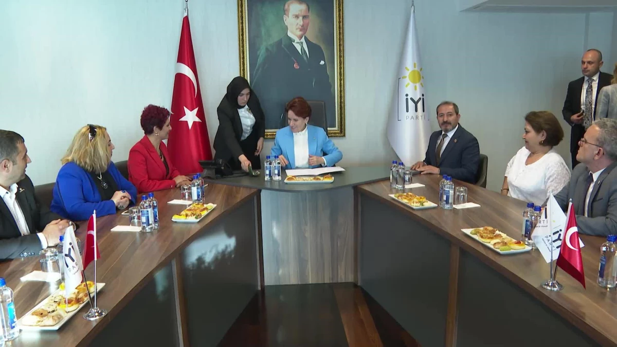 İYİ Parti Genel Başkanı Akşener, EYT Federasyonu Genel Başkanı Özüpak\'ı kabul etti