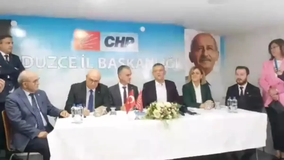 Özgür Özel\'den \'Şebnem Korur Fincancı\' Açıklaması: "Bu Orantısız Muameleyi Doğru Bulmuyoruz.