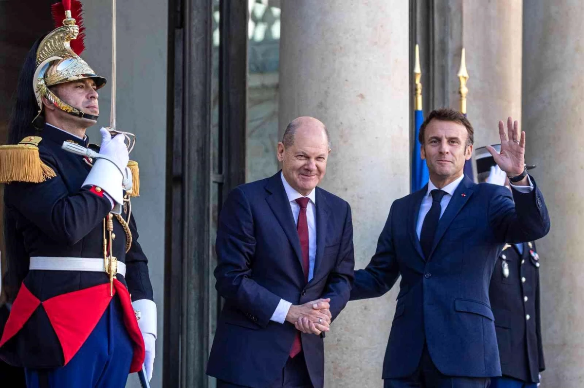 Scholz ve Macron Paris\'te bir araya geldi