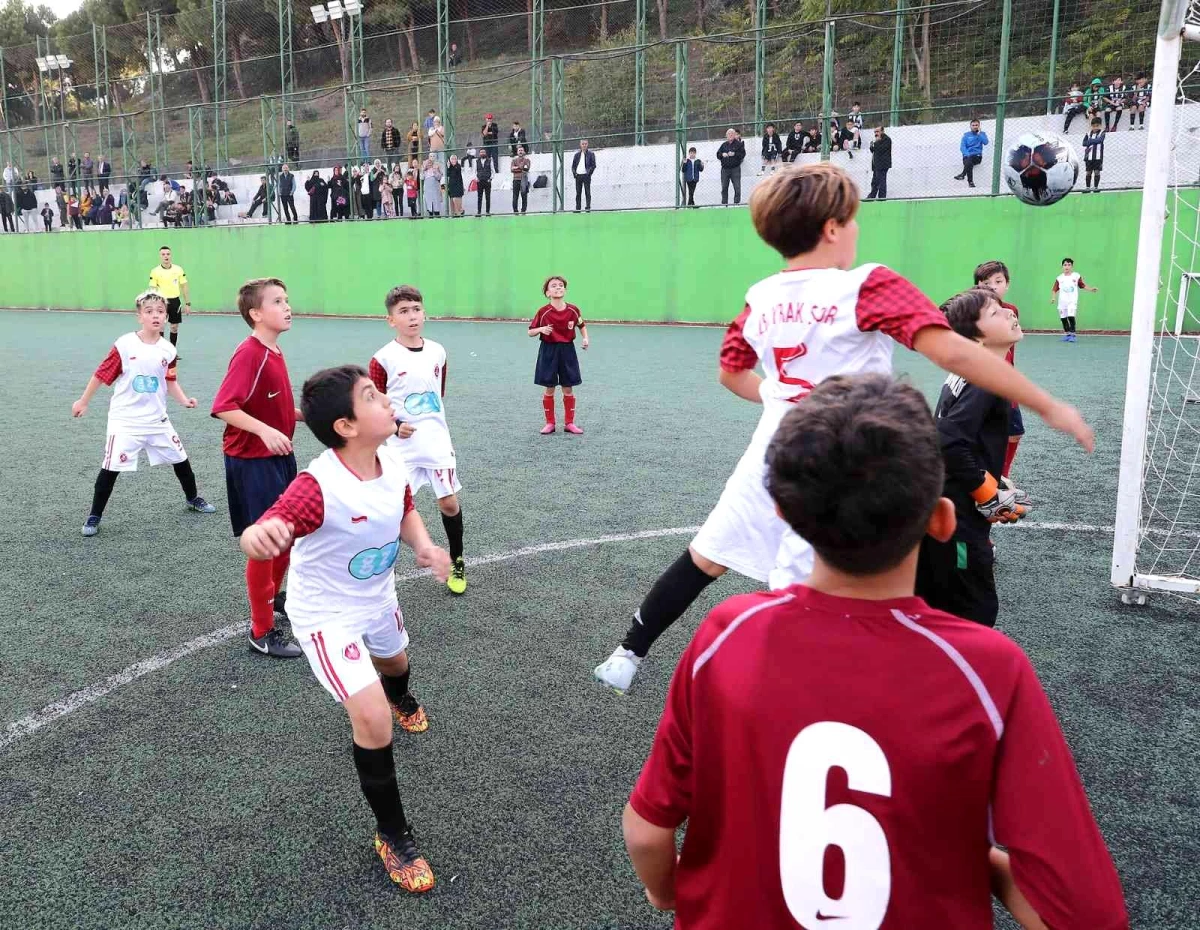 U11 Futbol Turnuvası\'nda Gaziosmanpaşaspor şampiyon oldu