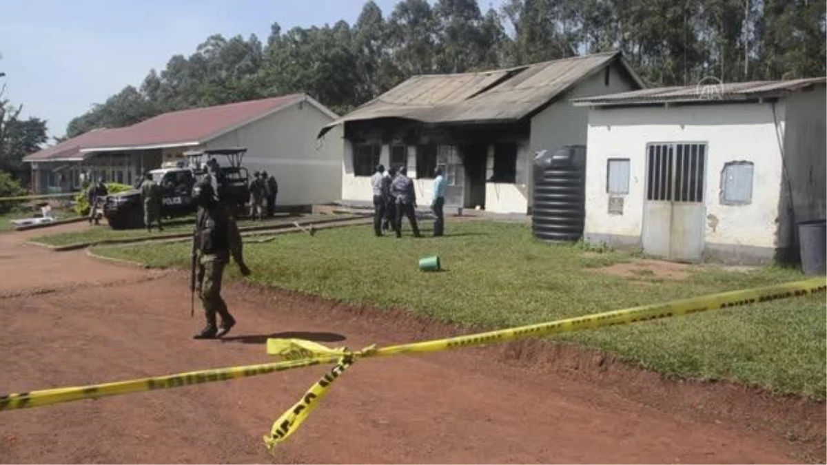Son dakika haber! Uganda\'da okul yangınında 11 kişi hayatını kaybetti