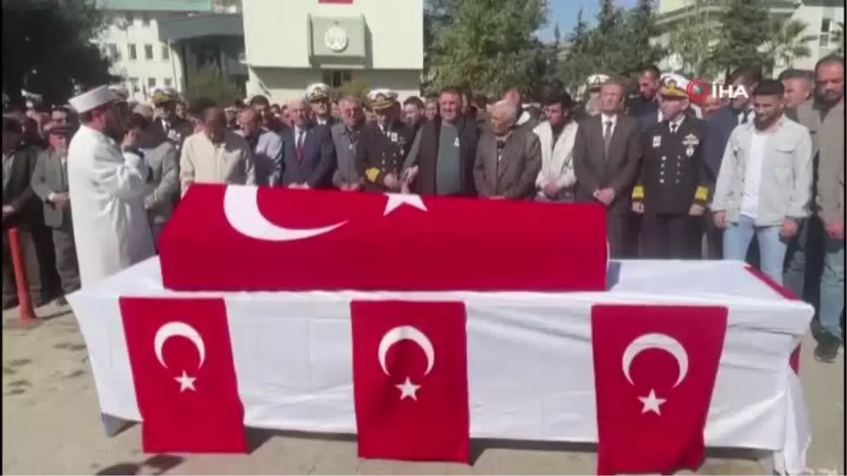 8 aylık bebeğiyle birlikte şarampole yuvarlanan otomobilde can verdi