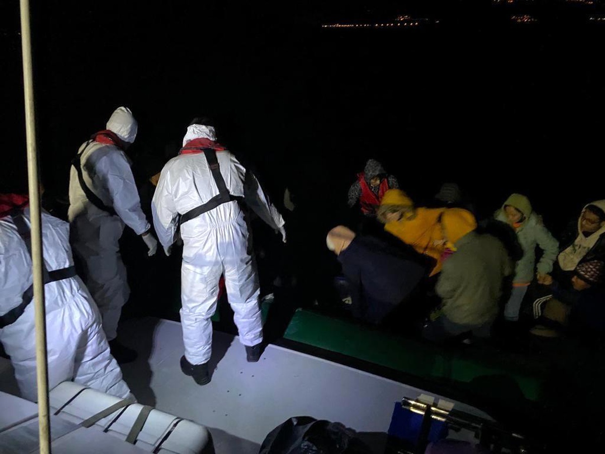 Çanakkale\'de 47 düzensiz göçmen kurtarıldı