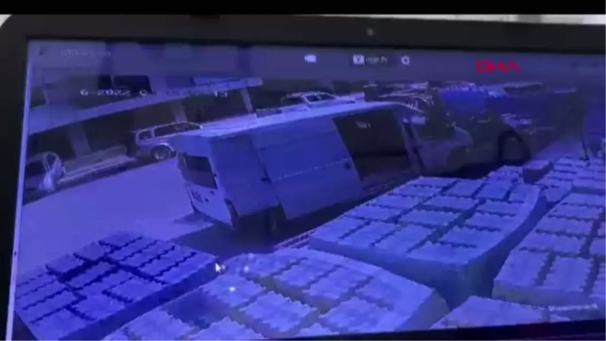 Son dakika haberleri | FREN YERİNE GAZA BASINCA SPOR SALONUNA GİRDİ; KAZA ANI KAMERADA