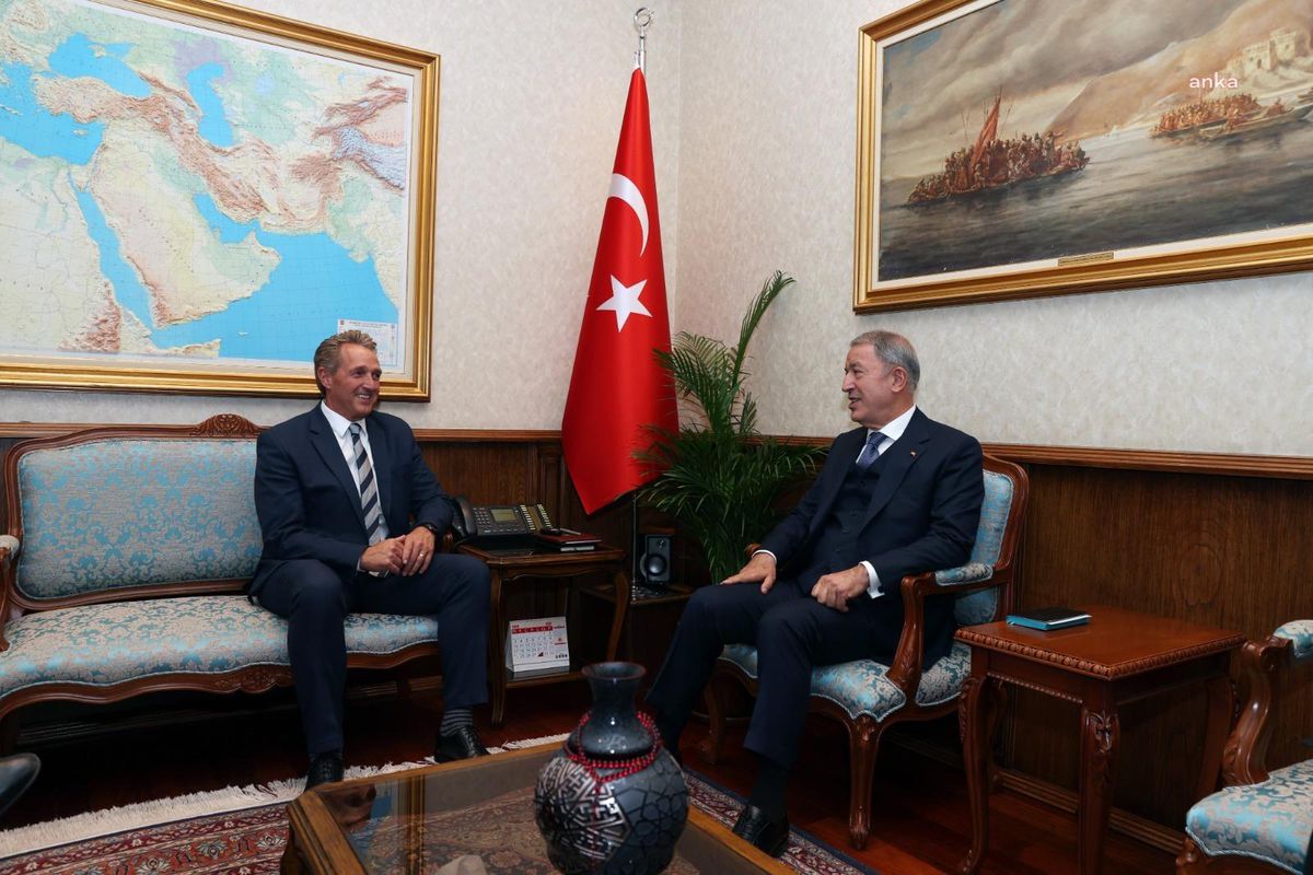 Hulusi Akar, ABD Büyükelçisi Jeffry L. Flake ile Görüştü