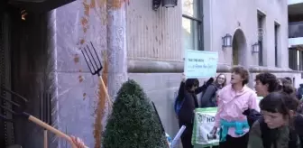 İklim aktivistleri, Blackstone kurucusunun evinin önünde gösteri düzenledi