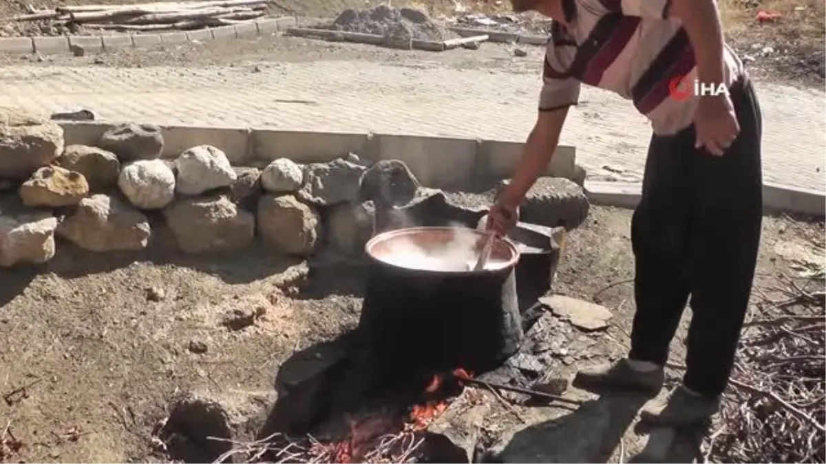 Kahramanmaraş\'ta cevizli sucuk ve pestil için kazanlar kaynıyor