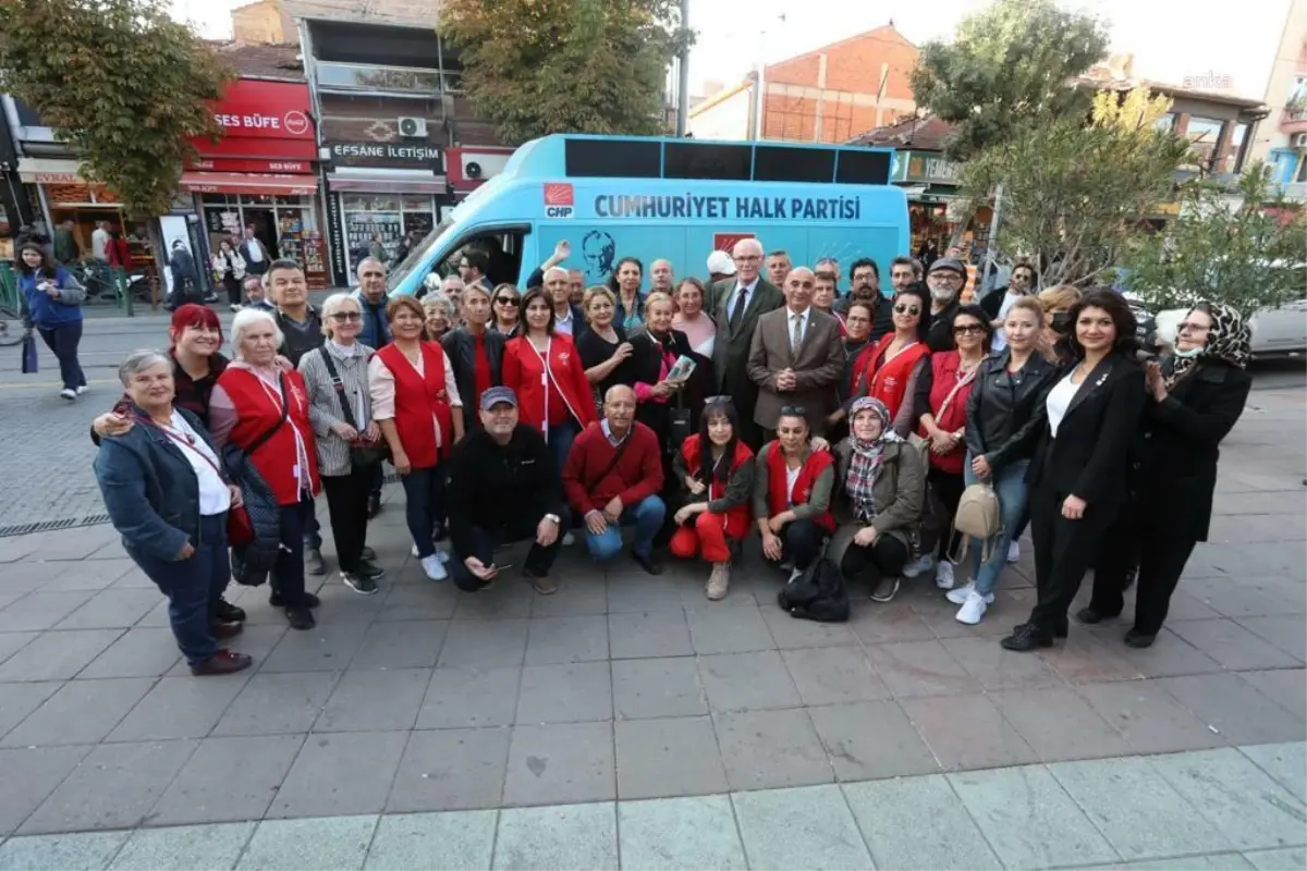 Odunpazarı Belediye Başkanı Kurt 2 Eylül Caddesi Esnafını Ziyaret Etti