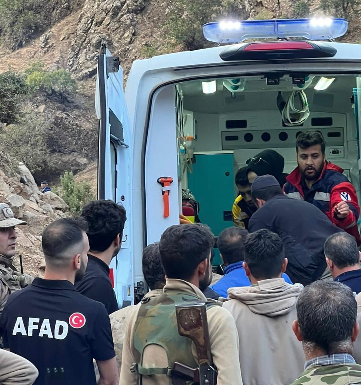 Siirt\'te odun toplarken düşen kişi öldü
