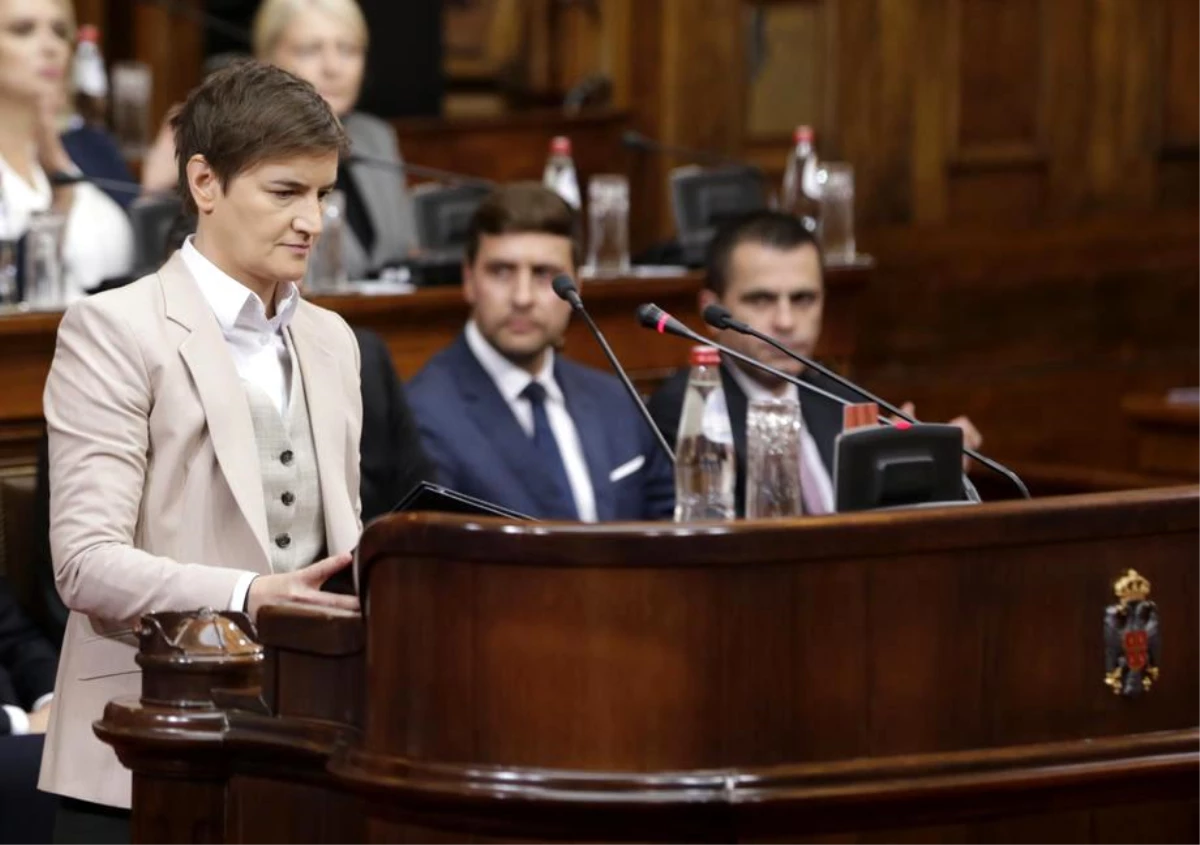 Sırbistan\'da yeni hükümet güvenoyu aldı