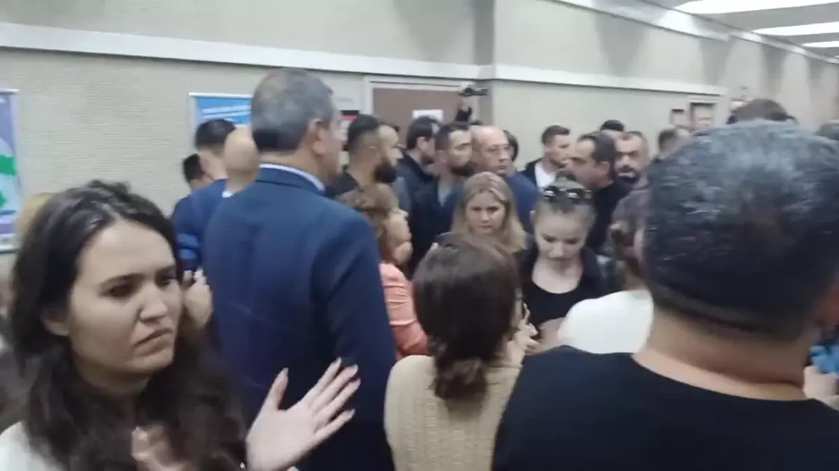 Türk Tabipleri Birliği Başkanı Şebnem Korur Fincancı, 'terör örgütü propagandası' suçundan sevk edildiği mahkemece tutuklandı.